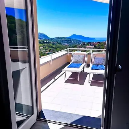A Terrace On Capri Con Piscina Idromassaggio מסה לוברנסה